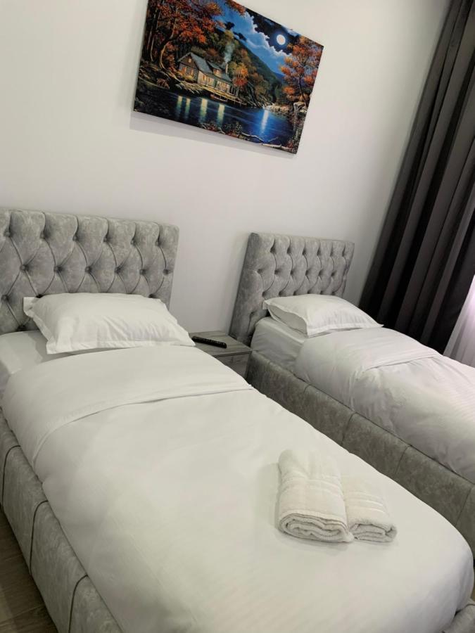 Hotel Restaurant Deso Shijak Eksteriør bilde
